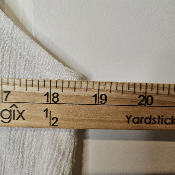 Icing 100% Rayon White Cream Sequin Embellished Crinkle Crop Tank Top M Holiday - Picture 8 of 10